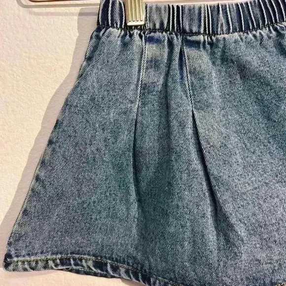Girls size 5 Mini Denim Pleated Side Skirt Elastic Waist/ Trendy - Picture 2 of 10